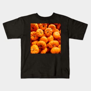 Orange fall harvest Halloween pumpkin pattern Kids T-Shirt